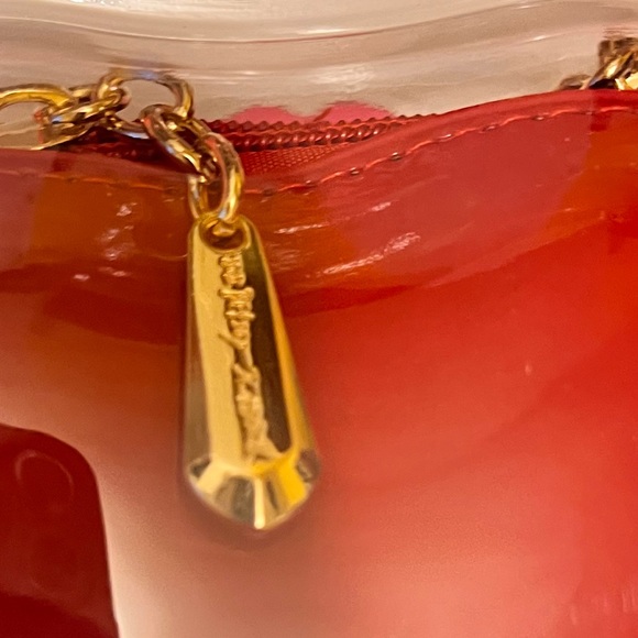 Betsey Johnson Fashion Eyewear/ Sunglasses with Red Lip Purse Gift Set,
NIB - Picture 4 of 11